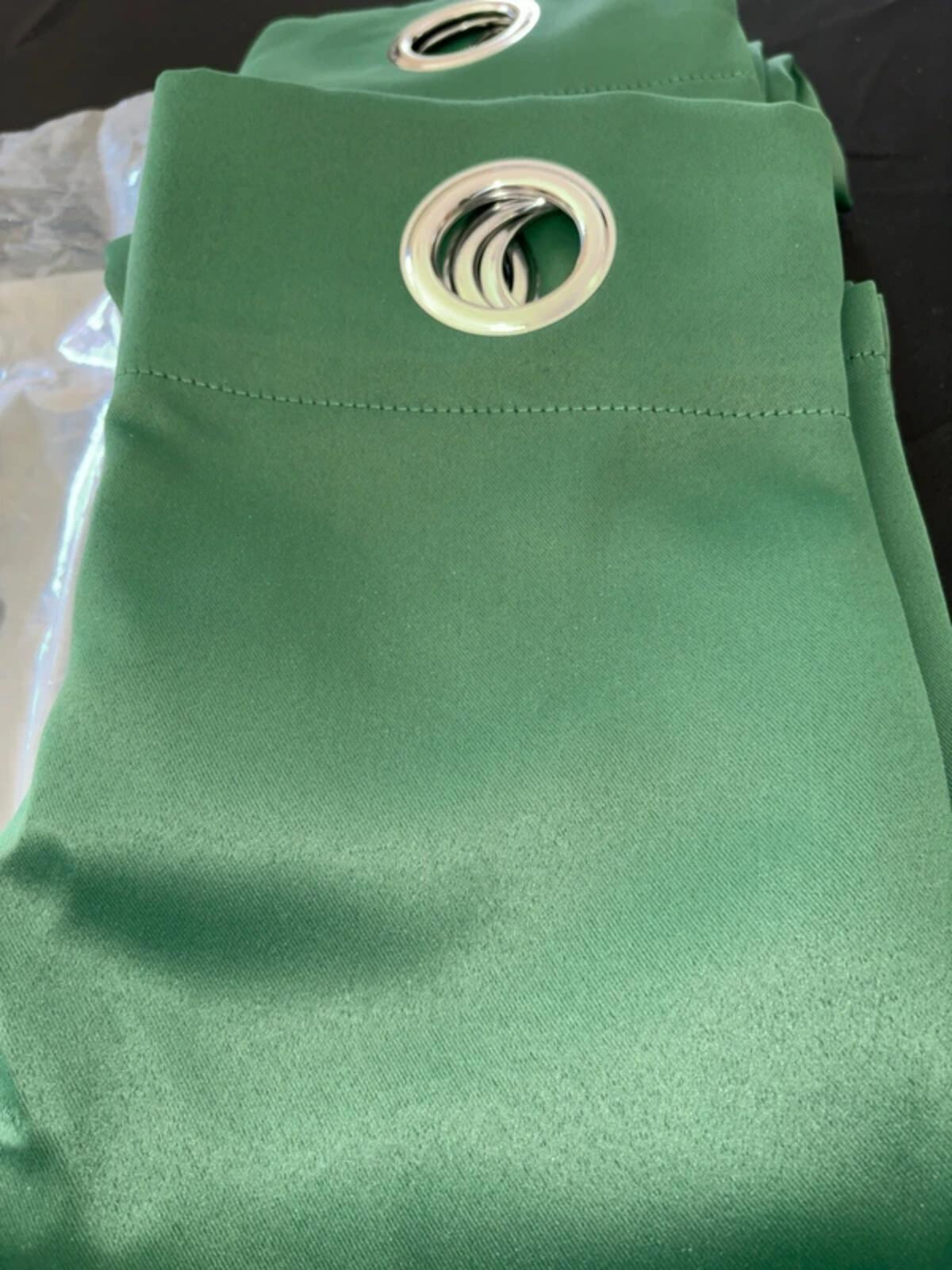 Blackout Thermal Insulated Eyelet Curtains Energy Saving Decorative – Forest Green W55 x L69