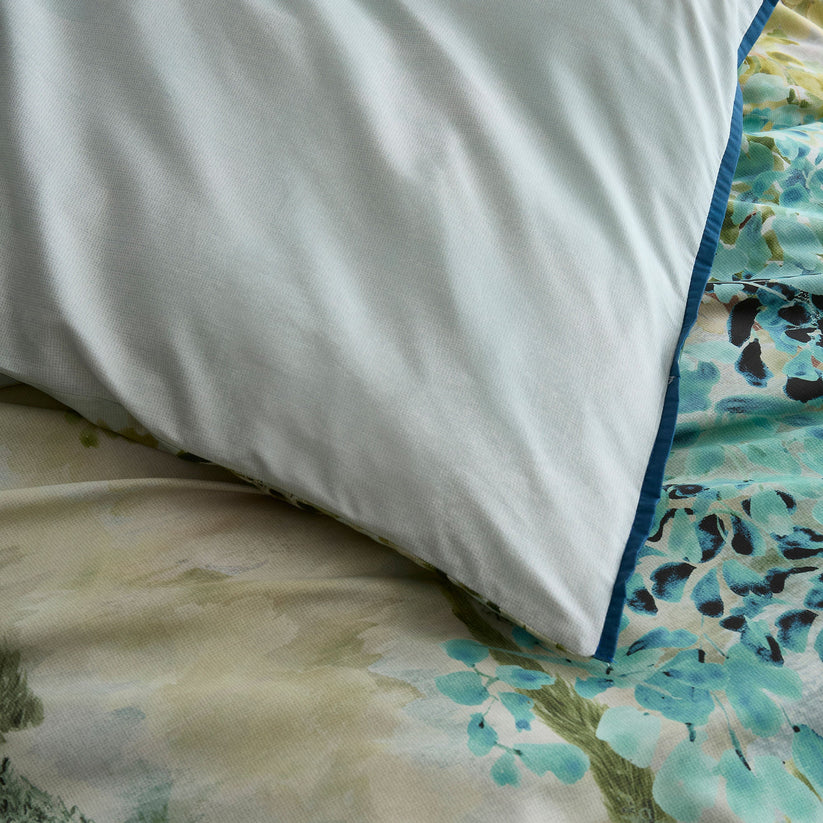 Soiree Hidden Garden Duvet Cover Set in Green