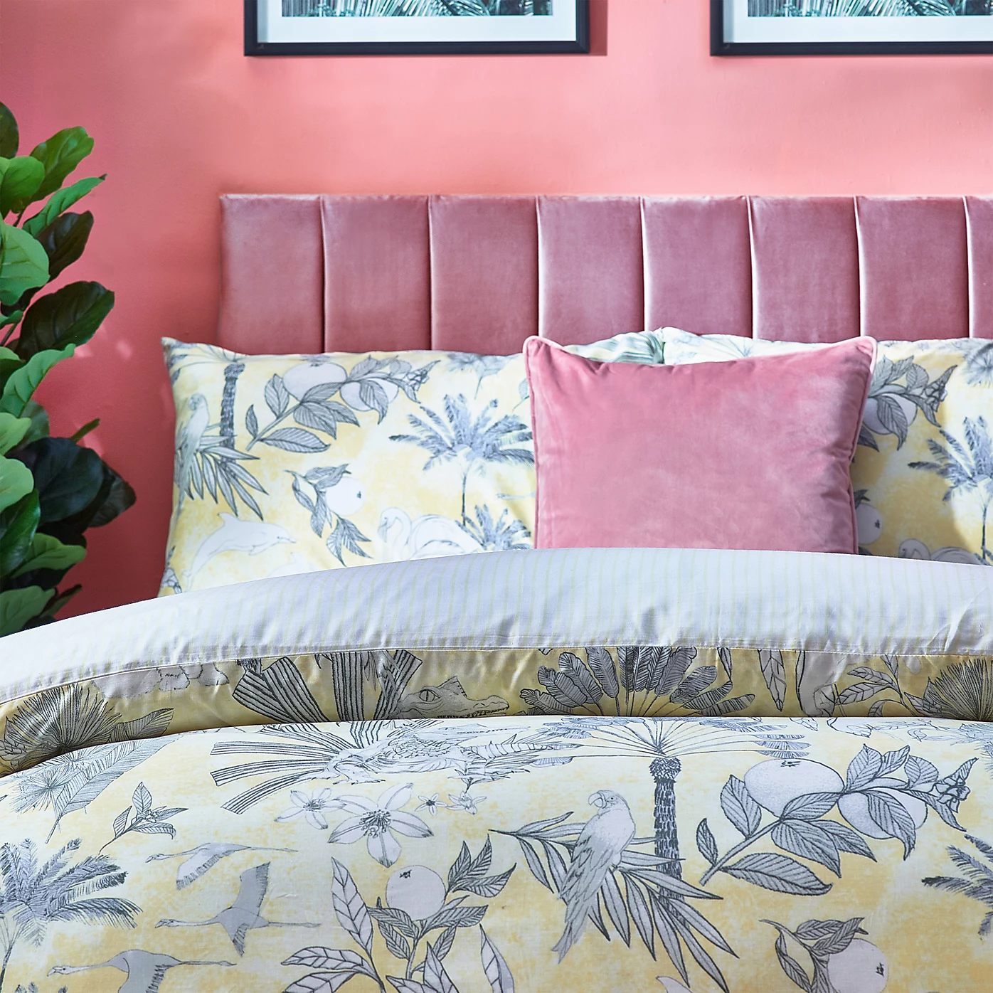 Colony Palm Double Bedding set