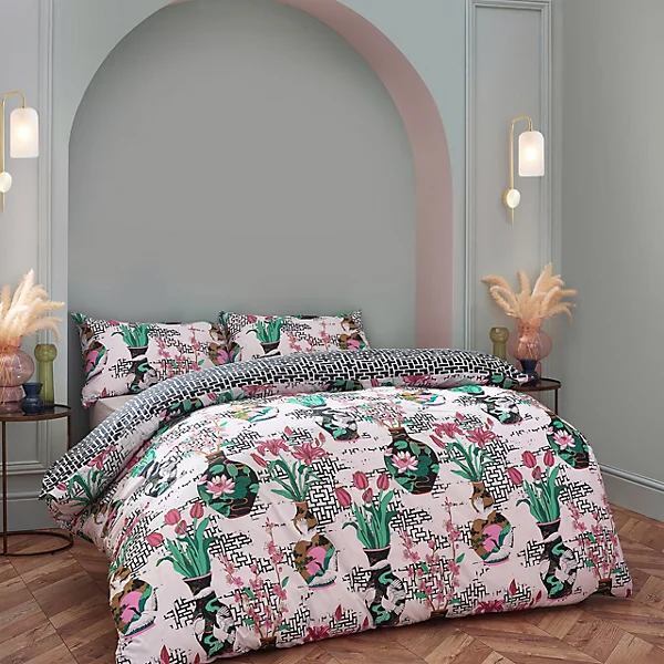 Ishiko Floral Reversible Duvet Cover Set, King size, White