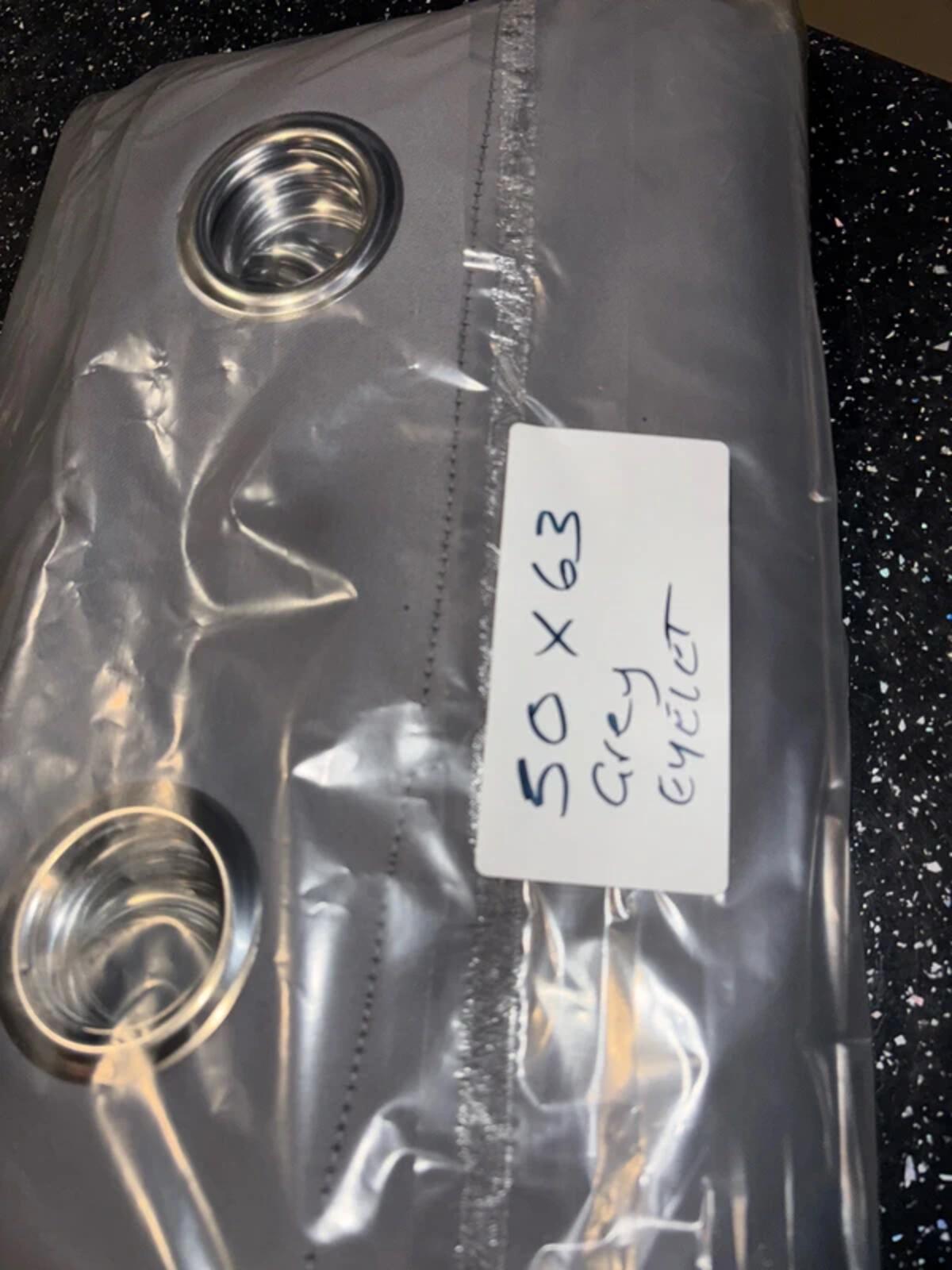 Pair of Super soft Eyelet thermal curtains 50 x 63 L